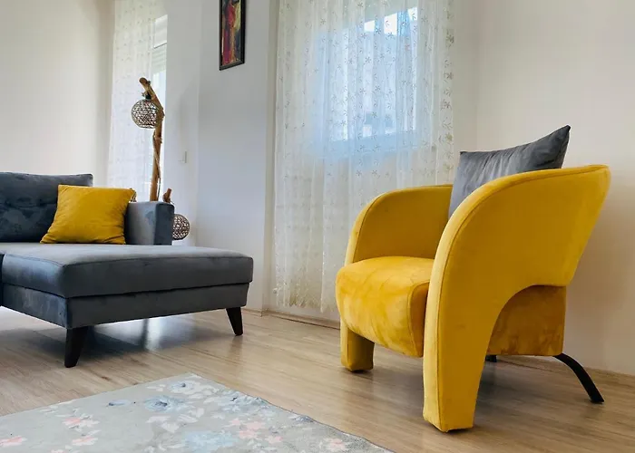 Aether Flats No7,Old Town, Beach, Central, Netflix
